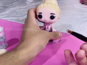 Maluco por cultura pop, Samuel faz das divas pop funkos de biscuit