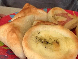 Com salgado a R$ 1, Josi vende mais de 500 unidades por dia em trailer