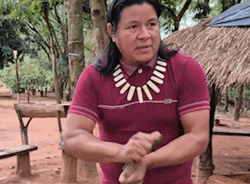 Cacique usa a internet para ensinar cultura e alcança 1 milhão de pessoas