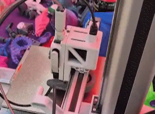 Impressora 3D vira febre e já tem adolescente com 11 máquinas em casa